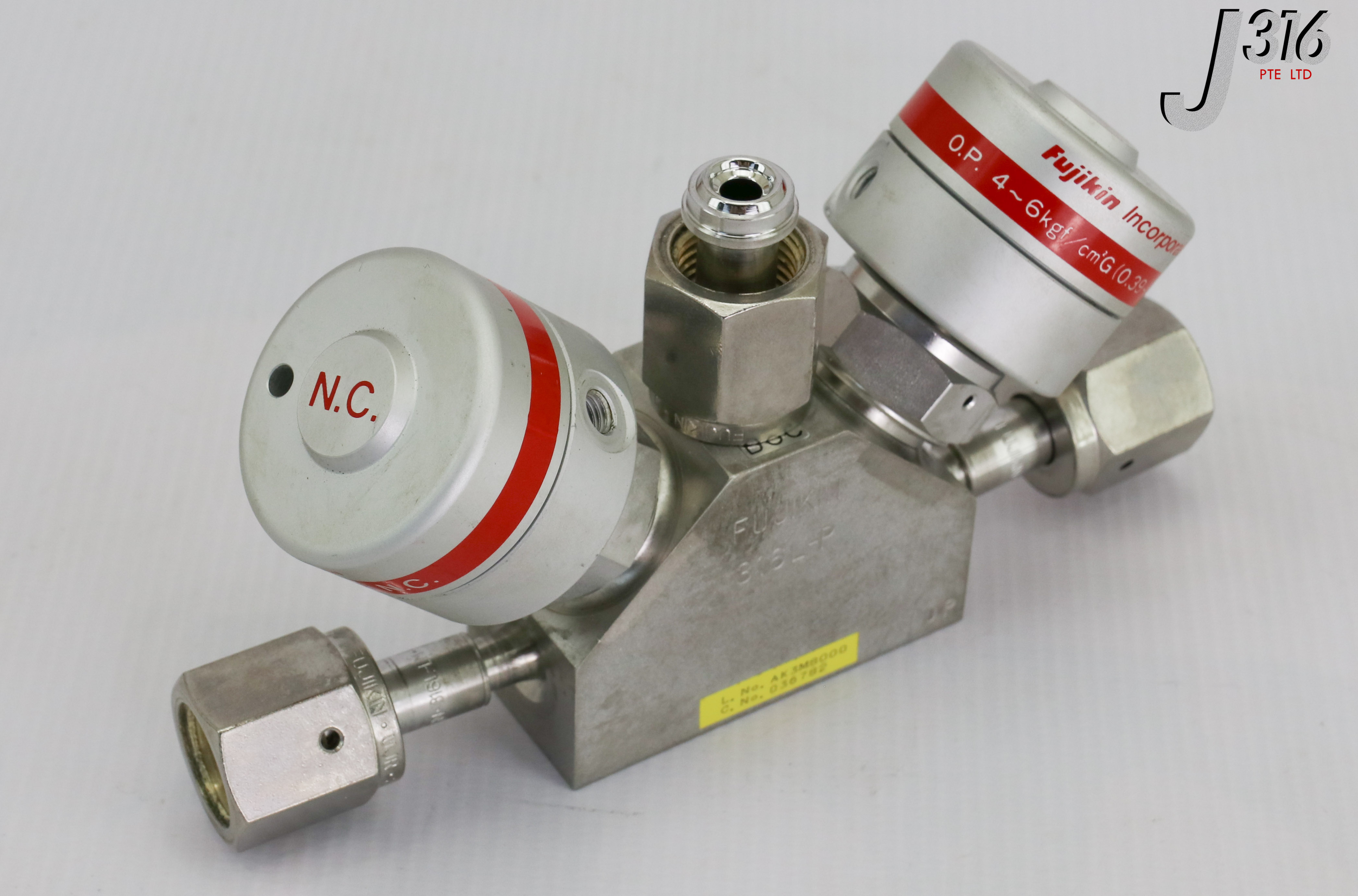 17693 FUJIKIN VLV MONBLK, O.P. 4~6KGF/CM2G, P/N: 036782 FBSDV-6.35